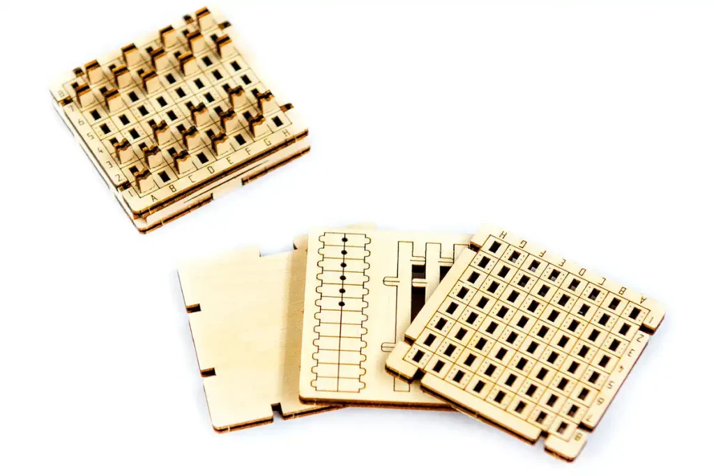Wooden Puzzle 3D Game Checkers Opis 3