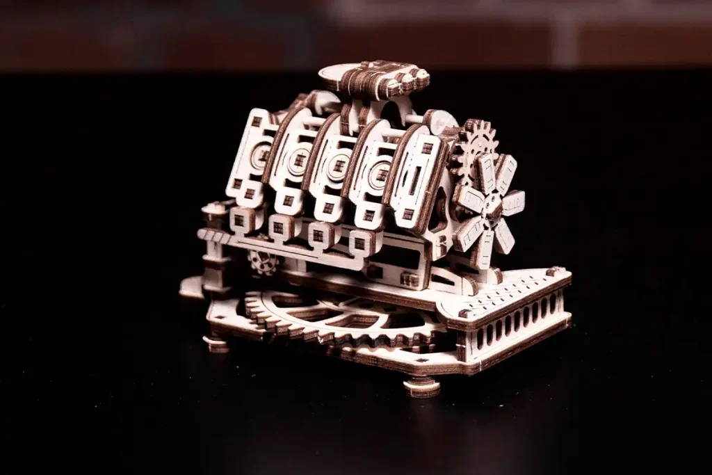 Puzzle 3D drewniane V8 Silnik opis 1