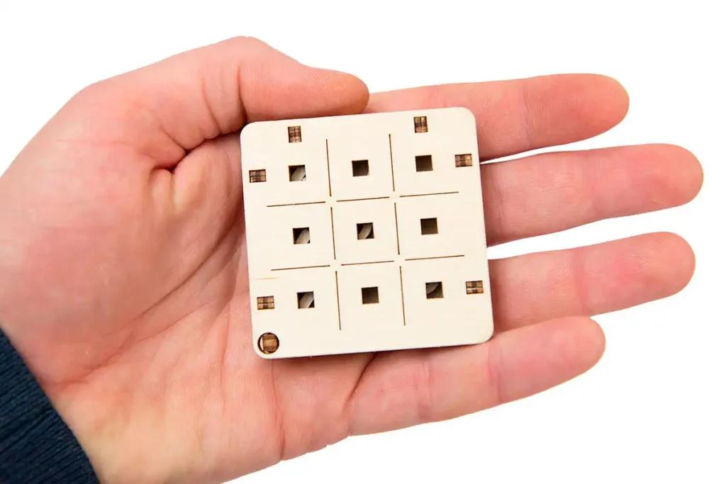 Puzzle 3D drewniane - Kółko I Krzyżyk 1 opis 2